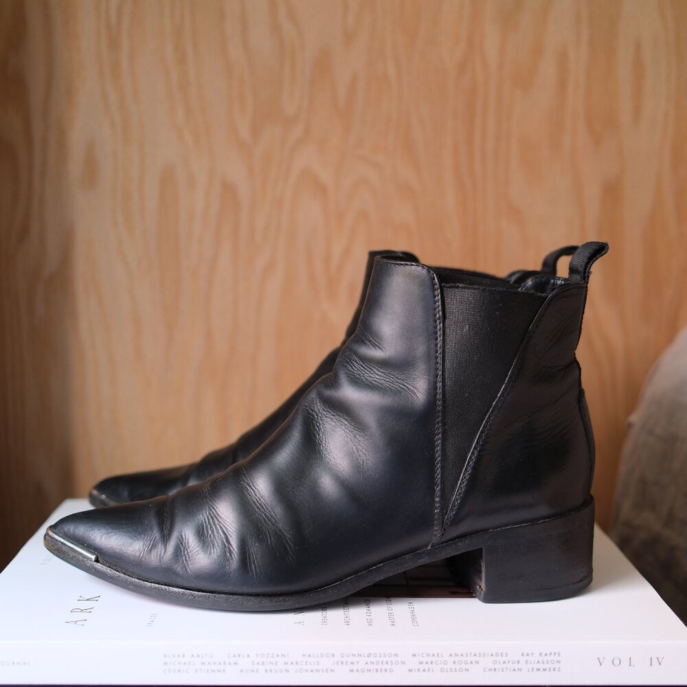 Acne Studios Jensen Chelsea Boots EU 37